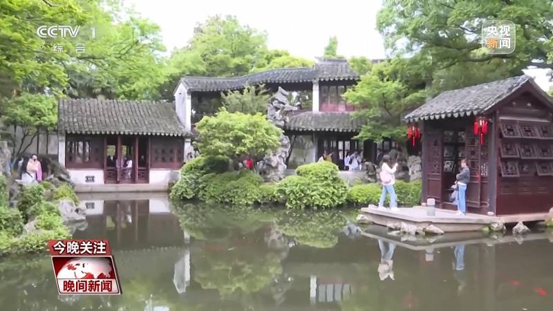 《春天里的中国》节选，活力古镇，古籍焕新，文化中国尽显生机勃勃。