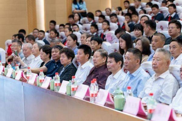 上海市第二中学120周年校庆盛典隆重举行