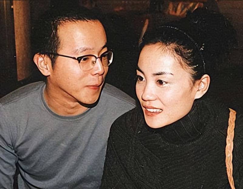 李亞鵬與王菲離婚原因，情感變遷還是生活差異？