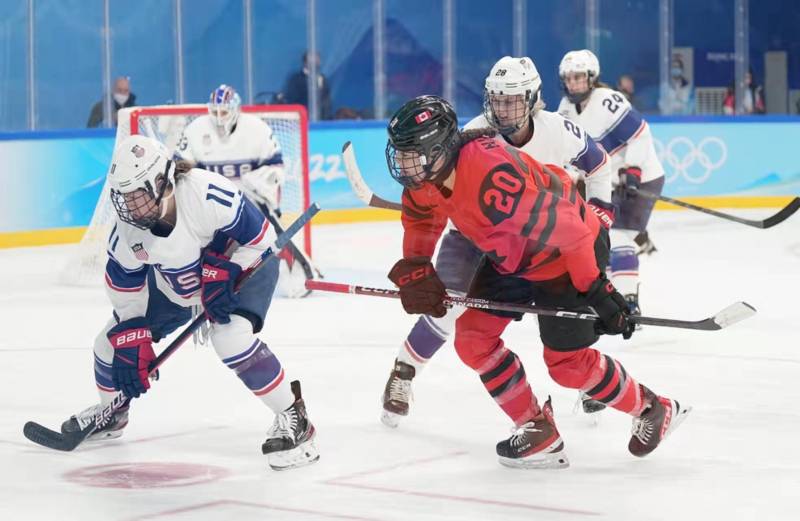 NHL冰球聯盟的微博，北京鼕奧冰球盛況，歷史性一頁