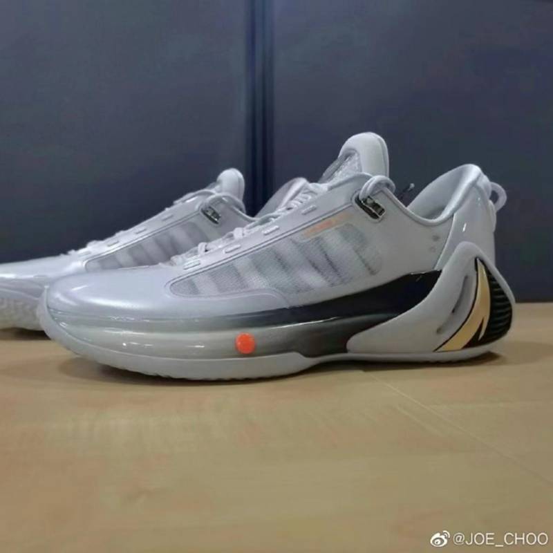 「海沃德中文網微博」，“海沃德4代”新鞋亮相，外觀你給評幾分？