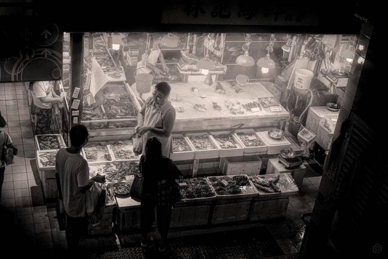 摄影家何藩黑白照片，追溯香港旧时光影