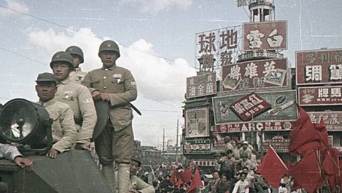 1949我军解放上海珍贵影像，陈毅指挥若定，民众欢腾迎接