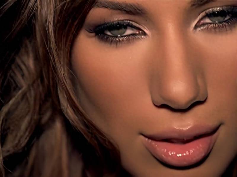 【中英字幕丨高清修复】Leona Lewis《Bleeding Love》MV，深情演绎爱情伤曲