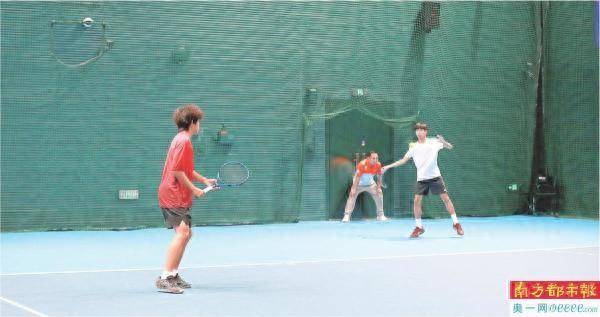 湖北省网球学校两名青少年选手荣获全国冠军