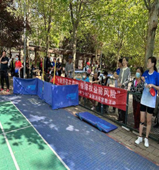 济南张庄路民生银行支行举办乒乓球赛 倡导健康生活并开展消费者保护宣传