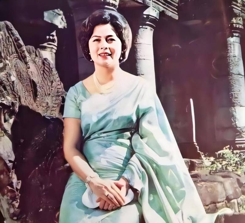 86岁柬埔寨太后，亚洲最美王后，儿子国王单身