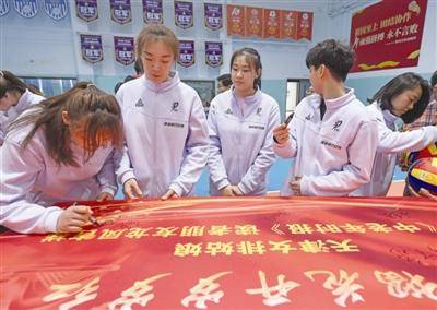 【节日风采】天津妇女节仪式感满满，《中老年时报》致敬女性力量