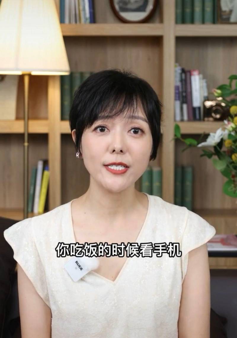 汪涵前妻身份曝光，杨乐乐解散工作室后转行当博主