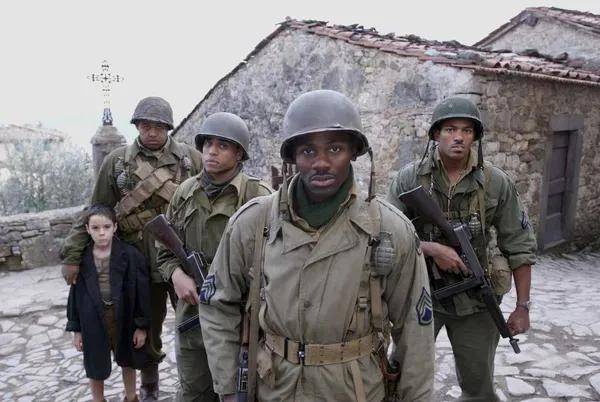 二战经典电影《圣安娜的奇迹》丨十部战争佳片之首选之作