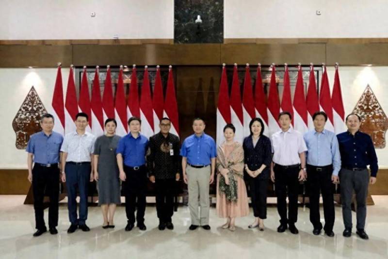 中國駐印尼大使陸慷結束任期返廻國內