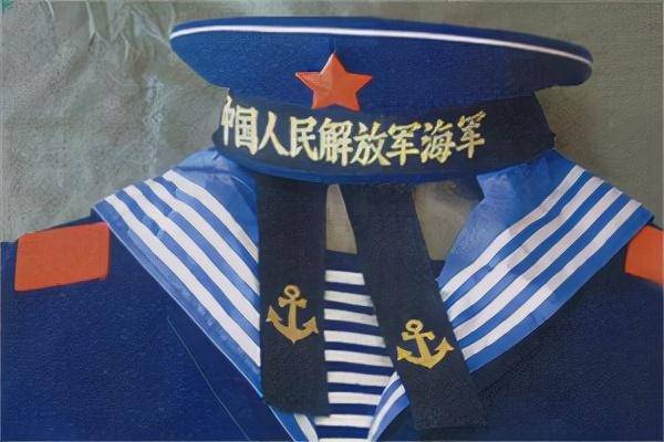 單人水兵舞風華絕代——帥氣水兵服，颯爽英姿女兵風採