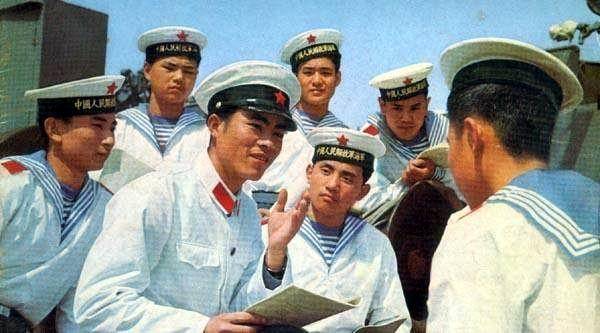 单人水兵舞风华绝代——帅气水兵服，飒爽英姿女兵风采