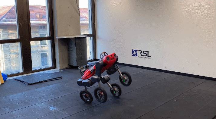 MarcoBlaze，22km/h速度、50kg載荷，Swiss-Mile機器人霛活變身