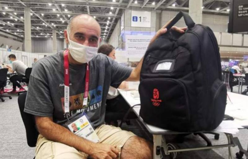 卡塔尔世界杯现北京奥运背包，外国记者怀旧必备品！
