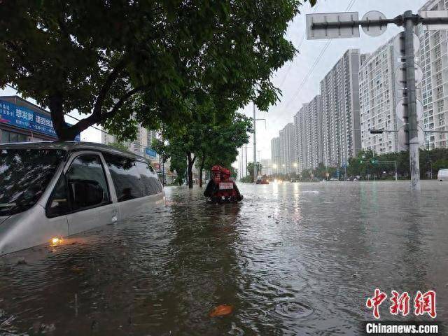 广西经历极端强降雨多地发生内涝，降雨量创历史新高