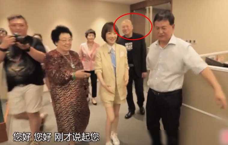 迟重瑞妻子相伴33年，聚会遭冷落引关注