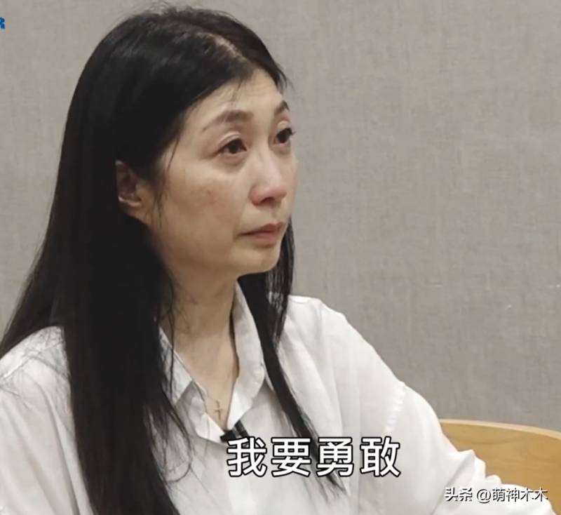 夏克立哽咽落泪，否认家暴女儿，坚称是好父亲