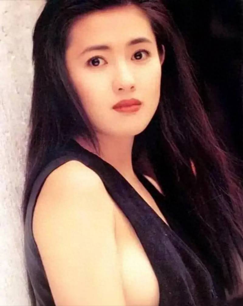 蜜桃少女李丽珍，香港性感女神的永恒魅力！