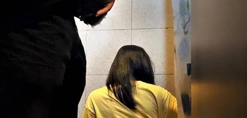 潍坊家长控诉，妻子遭班主任侵犯，警方确认猥亵行为
