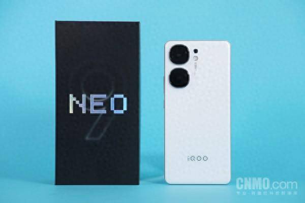 iQOO Neo9S Pro评测，搭载天玑9300+旗舰芯片的双芯战神，超值之选