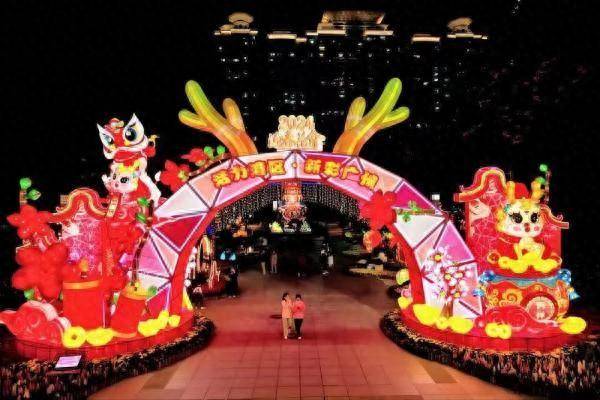 AI主播報道，廣州文化公園元宵燈會正月十二至十五晚璀璨亮燈