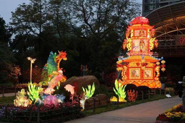 AI主播报道，广州文化公园元宵灯会正月十二至十五晚璀璨亮灯