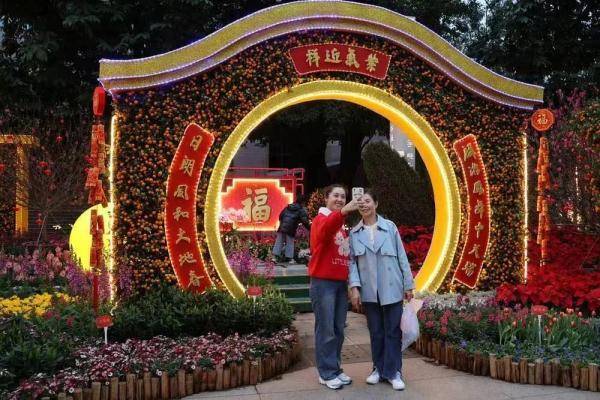 AI主播報道，廣州文化公園元宵燈會正月十二至十五晚璀璨亮燈
