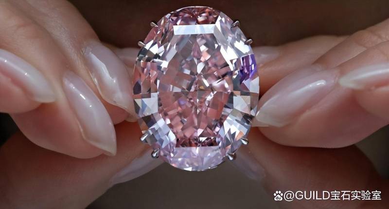 全球最大无瑕疵钻石亮相，估价破亿，拍卖场中国人关注焦点
