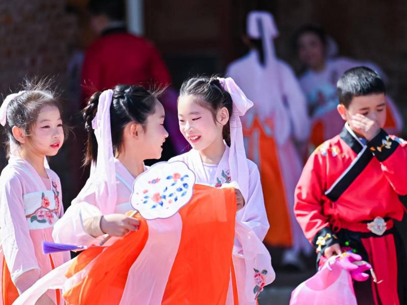 史上最长上海桃花节开幕 生态美促进经济繁荣
