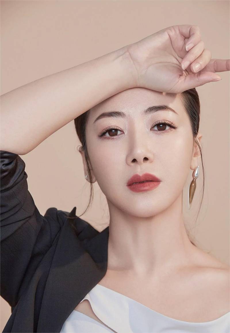 中国内地女演员陈紫函被传怀孕，回应称只是珍珠耳环的视觉效果