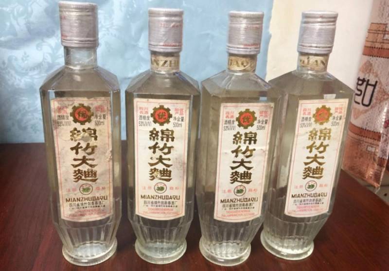 成都的酒友们有福了，四川名酒“重生”，曾风靡一时现回归，错过不再有！