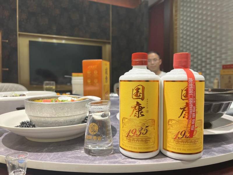 成都的酒友们有福了，四川名酒“重生”，曾风靡一时现回归，错过不再有！