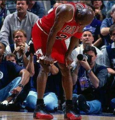 1997年NBA縂決賽，喬丹流感or中毒之謎再掀波瀾