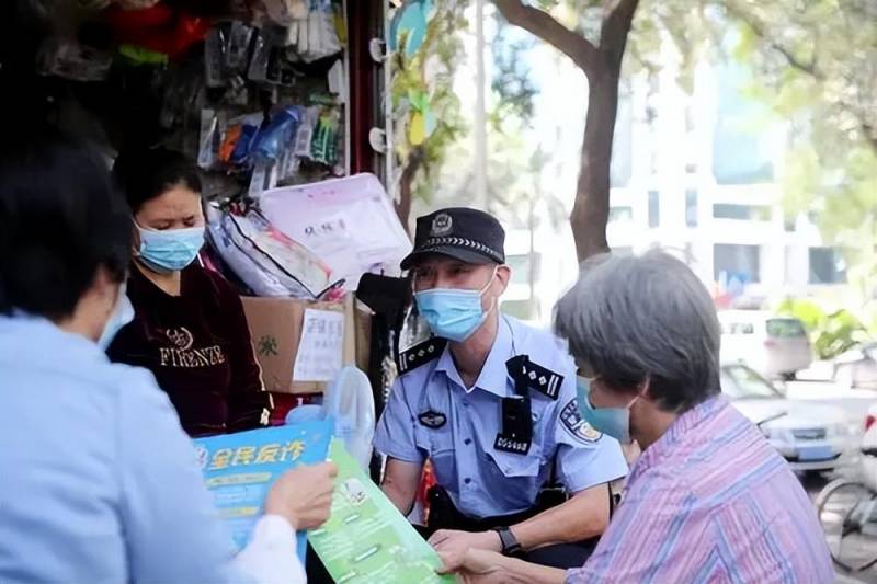 资中在线的微博，四川资中一男子自称纪委人员引争议，官方回应