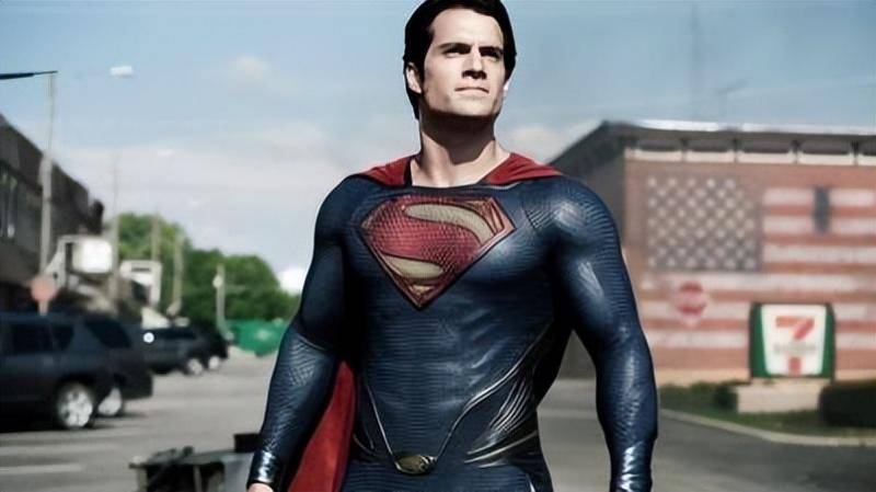 《超人之鋼鉄之軀》，超凡能力與人類責任，鑄就英雄之路