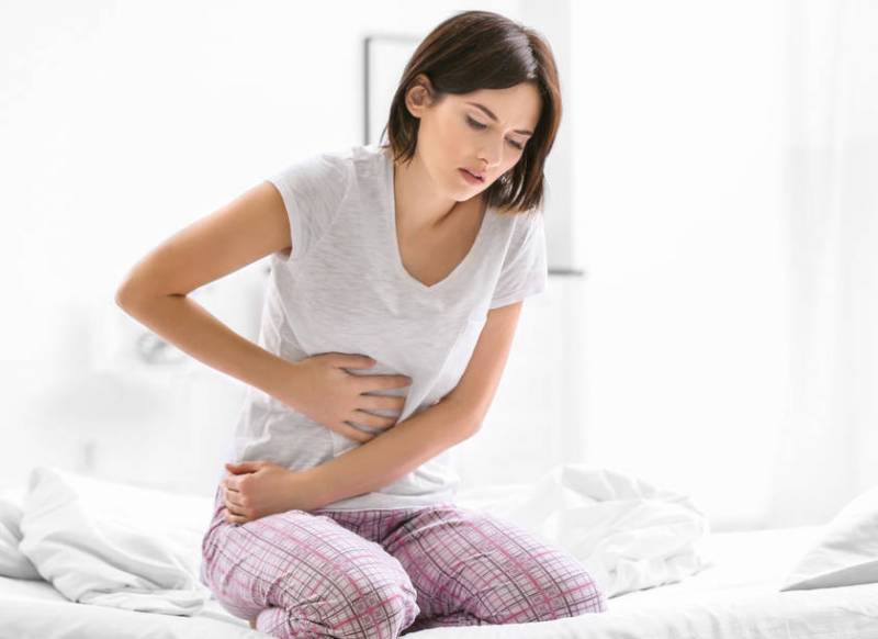 女性小腹疼痛可能隐藏的五大疾病，不可忽视的症状解析
