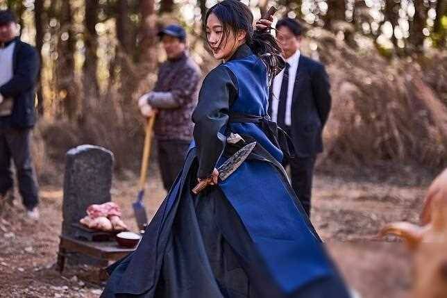 泡菜国高分电影，2024韩国这部力作成热门，让人惊艳的剧情与细节