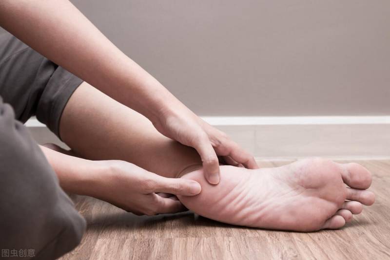 脚底疼痛是什么原因？深入了解疼痛成因与对策