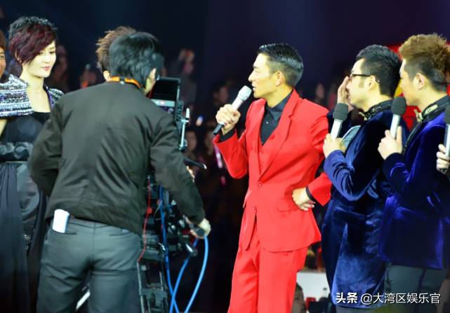 刘德华确认加盟湖南卫视跨年演唱会，众星云集备受期待