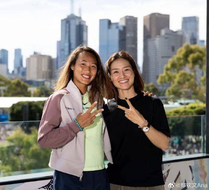 2024澳网女单决赛，中国小将郑钦文斩获亚军，未来可期！