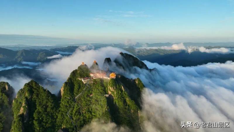 “老君山超详细旅游攻略，探索神秘仙境，一键解锁绝美风光！”