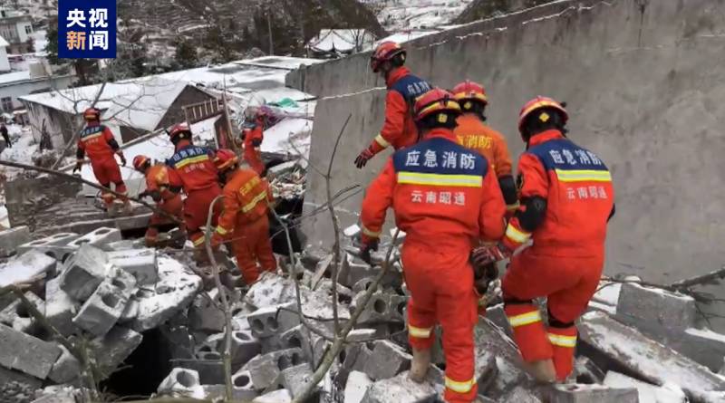 雲南鎮雄山躰滑坡致44人被埋，省級領導緊急現場指揮救援