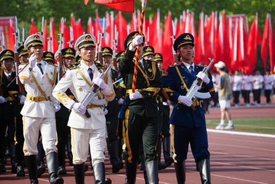 河南工业大学微博助力第十四届田径运动会，展示校园体育风采