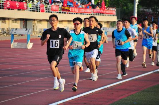 河南工业大学微博助力第十四届田径运动会，展示校园体育风采