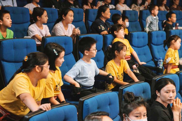 跟瑜音社京剧老师一起来了解，传承国粹之美从孩子开始，瑜音社京剧小科班活动独具匠心