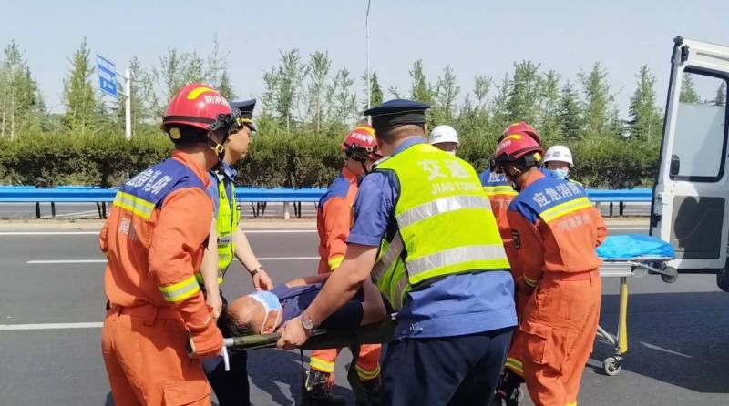 郑少高速举行交通事故应急演练 提升救援能力