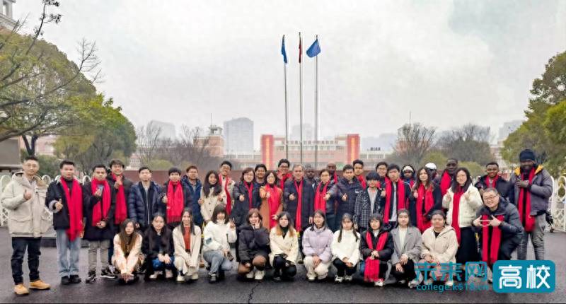 浙江机电职业技术学院的微博分享留学生们“花式”体验中国年