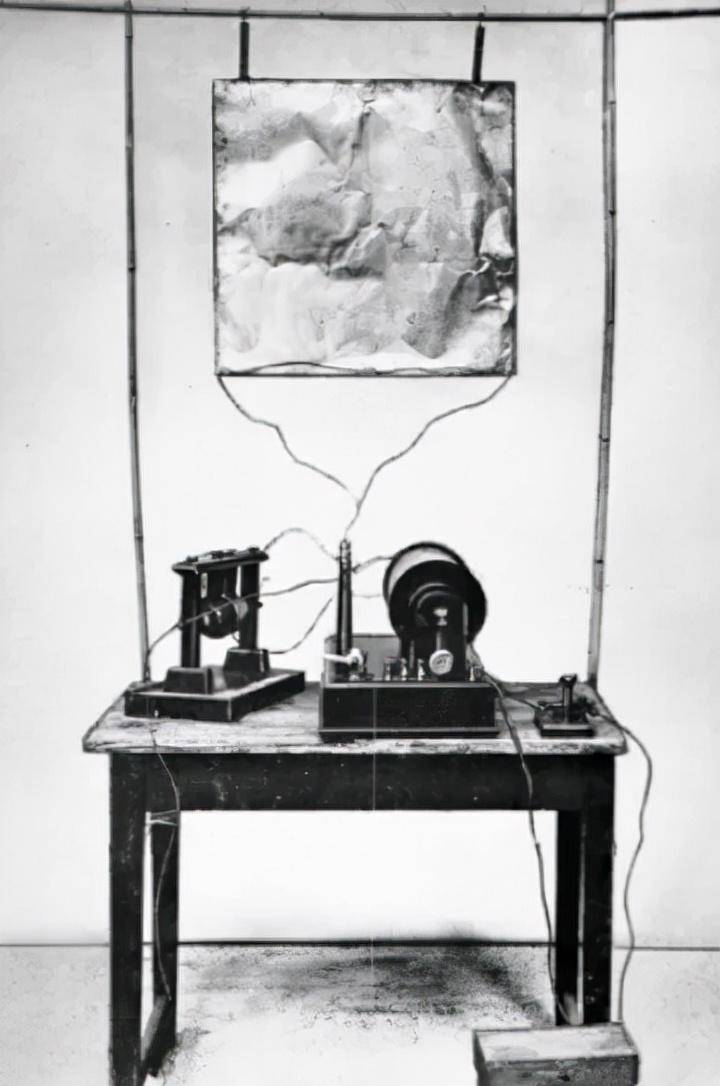 馬尅尼的無線電報技術，跨越時空的通訊革命
