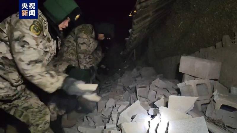 甘肅及周邊數千消防救援待命應對地震緊急救援